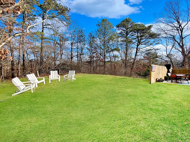 18 Old Riverhead Rd — Photo 13
