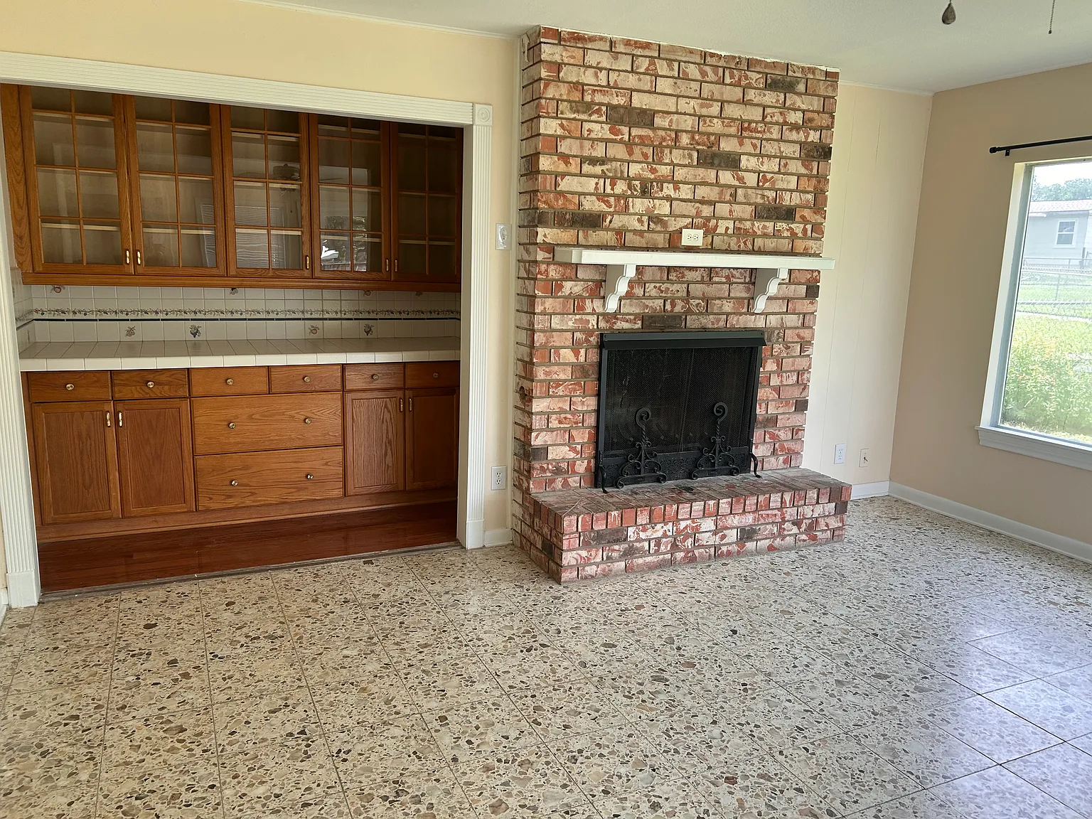 3 bed, 1701 sqft, $2,000 — Photo 4