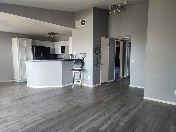 4th image of 2560 Avenida Del Vis APT 204