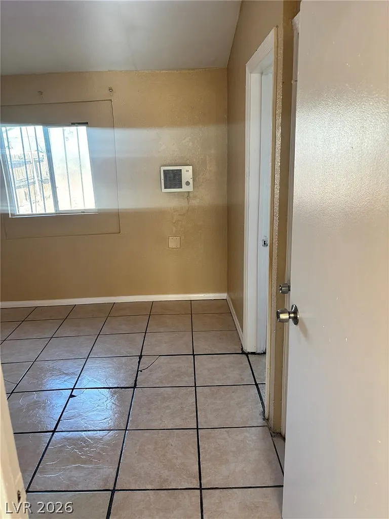 1 bed, 1.0 bath, 1820 sqft, $850 — Photo 3