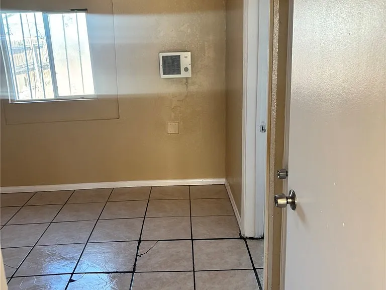 1118 Laurel Ave #1 — Photo 3