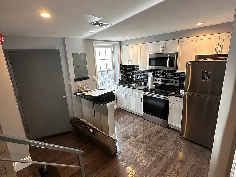 163 Brown St #3 — Photo 1