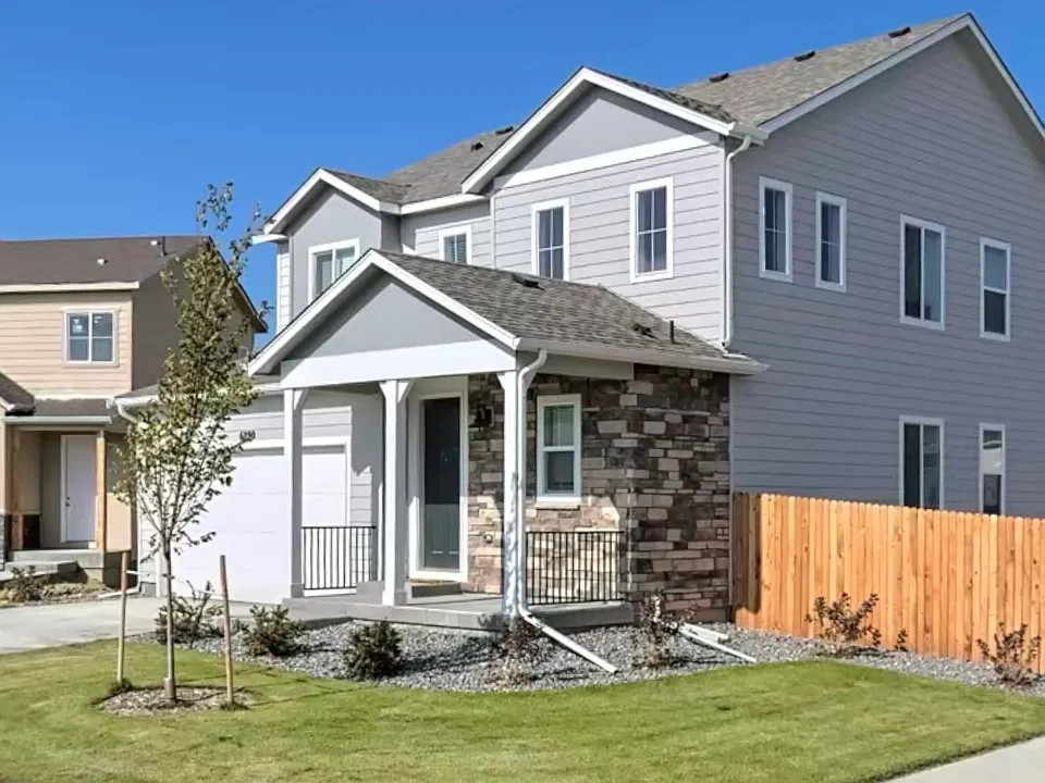 6890 E 132nd Pl