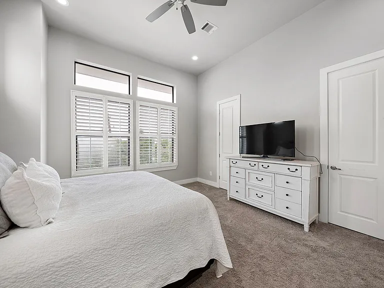 2509 Garrow St #B — Photo 18