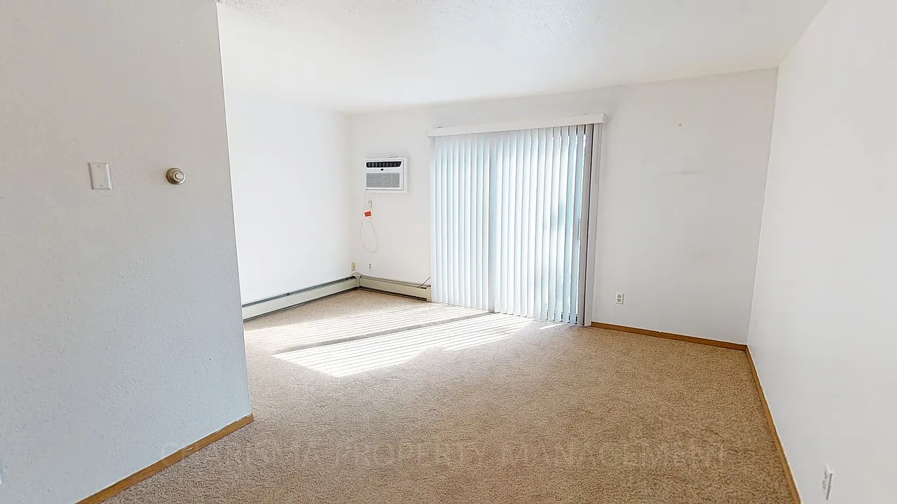 Wedgewood Apartments — Photo 2
