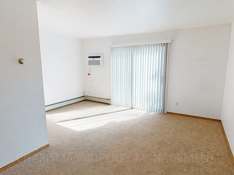 Wedgewood Apartments — Photo 2