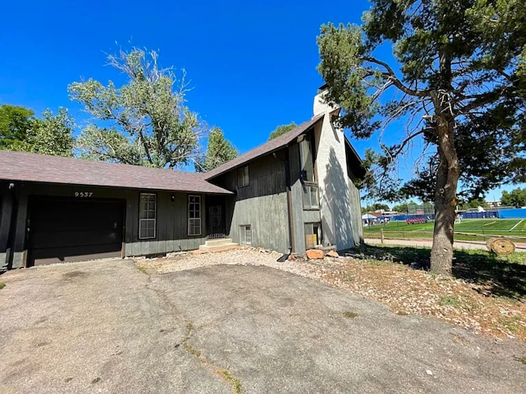 9537 E Chenango Ave — Photo 1