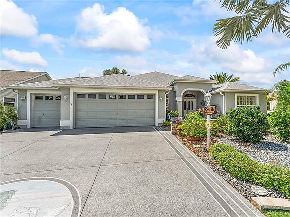 3rd image of 2594 Gaither Ct