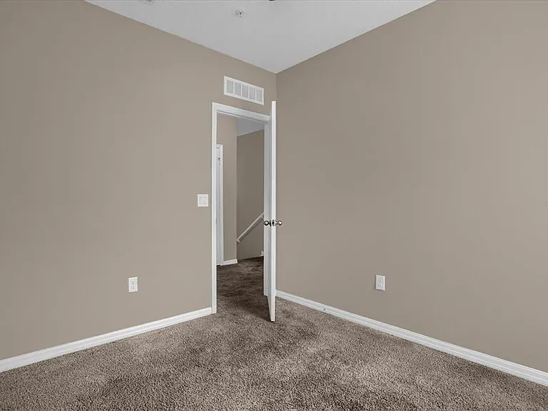 2144 Betsy Ross Ln — Photo 17