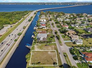 2435 Everest Pkwy, Cape Coral, FL 33904