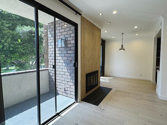 2nd image of 1271 Granville Ave APT 103