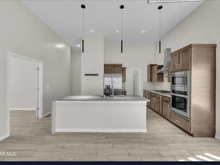 13729 Lago Vista Ave — Photo 22