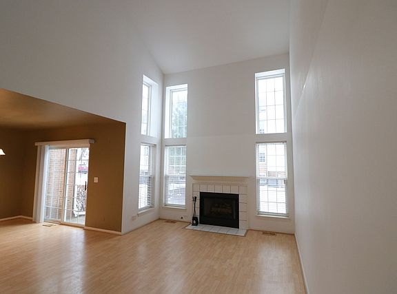 5th image of 523 Citadel Cir