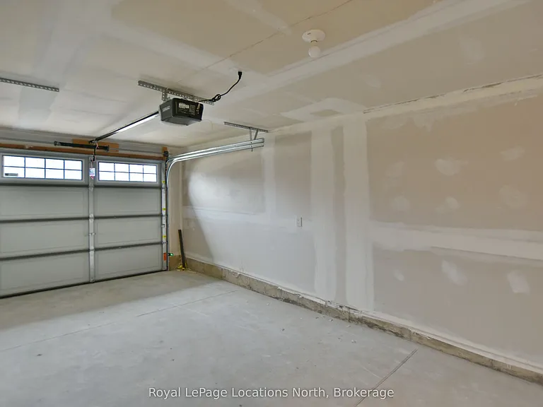 35 Dawson Dr #5 — Photo 20