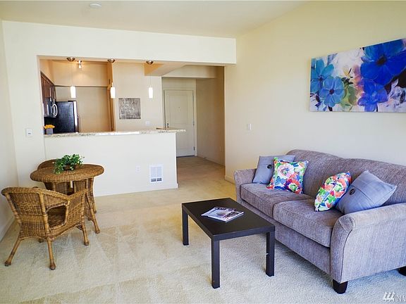 5th image of 211 Kirkland Ave APT 516