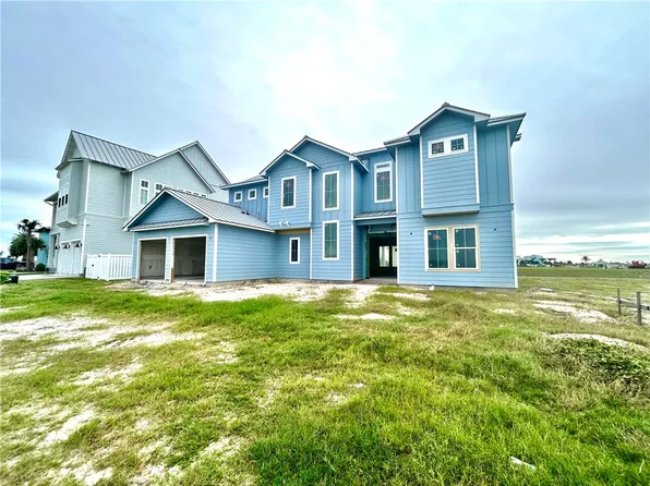 1053 N Isle Dr, Rockport, TX 78382