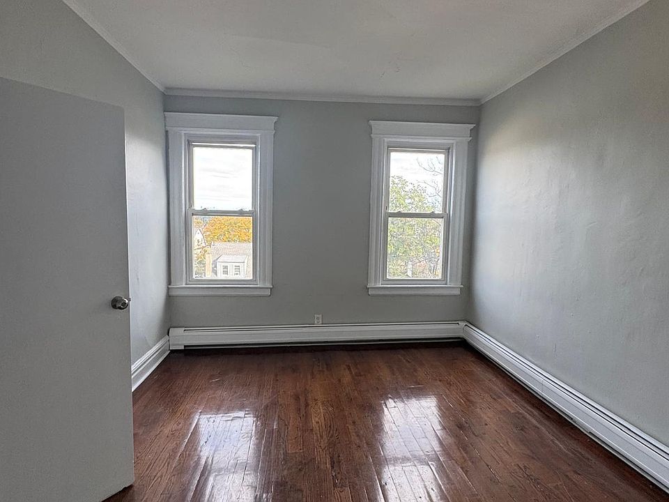 1st image of 175 Woodside Ave #5