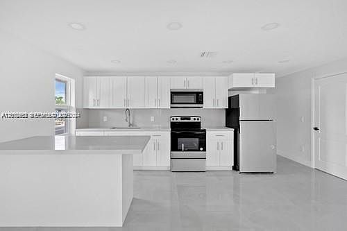1st image of 655 SW 5th St