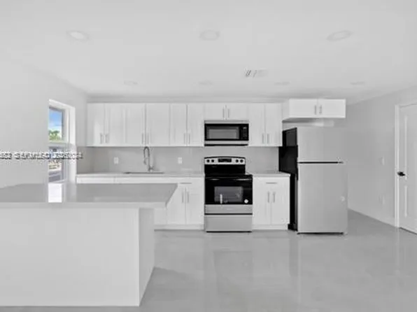 655 SW 5th St, Homestead, FL 33030
