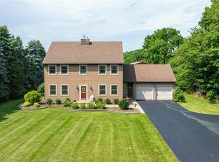 5900 Allen Padgham Rd, Farmington, NY 14425