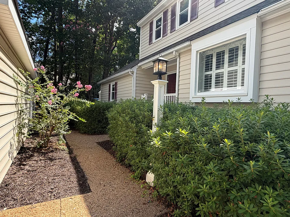 4 Muirfield Green Ln