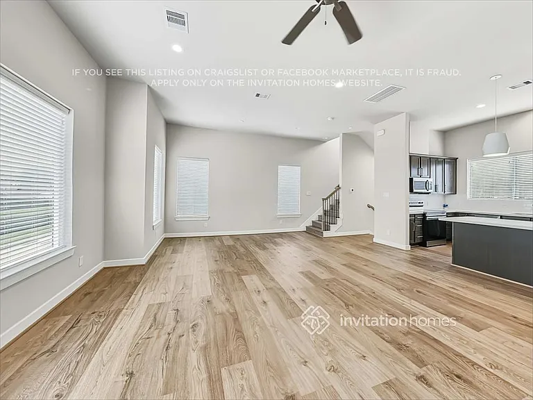 10534 Executive Lake Dr — Photo 7