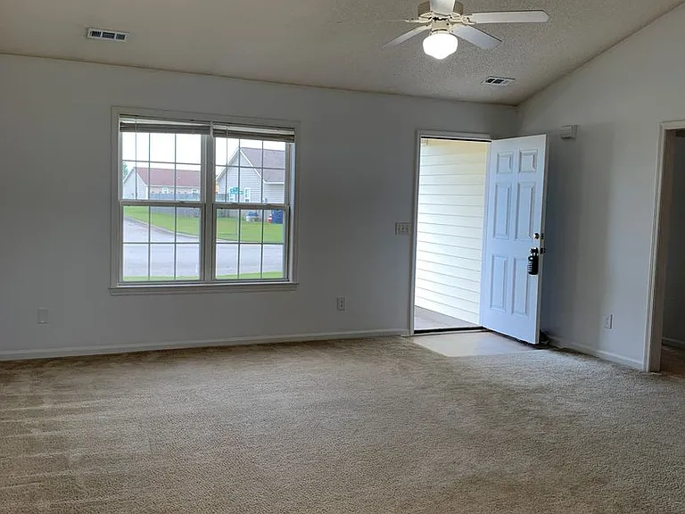 6943 Newbury Way — Photo 4