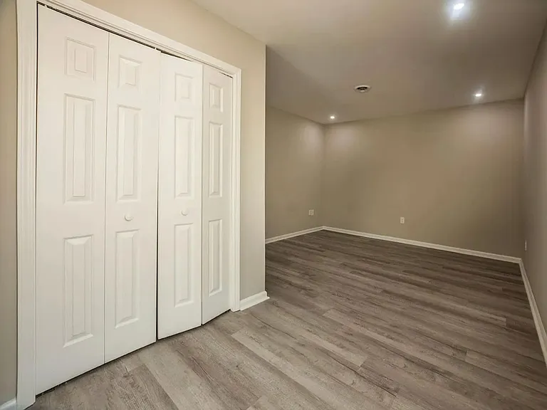 Oak Ave Apartments — Photo 7