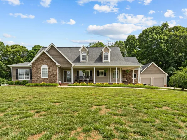 4844 Crestside St #1, Claremont, NC 28610