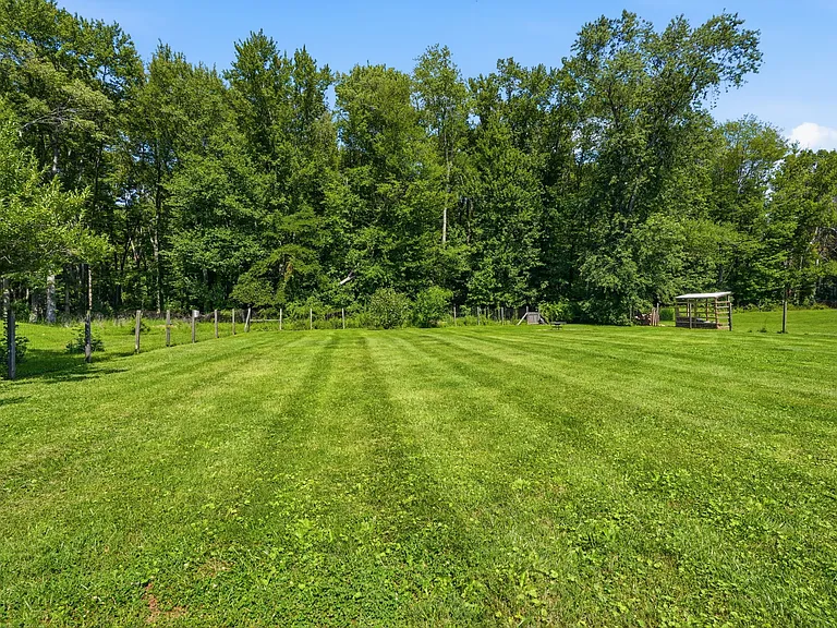 244 Federal City Rd — Photo 31