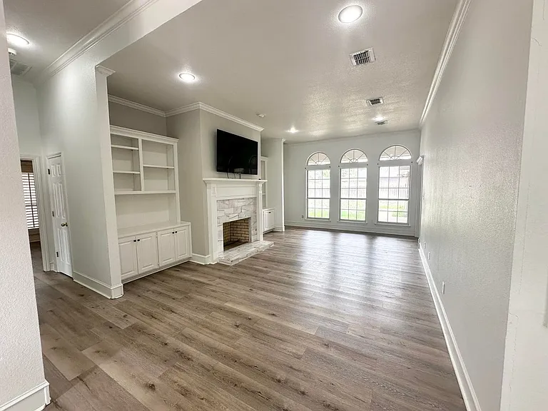 1800 Dukes Dr — Photo 3