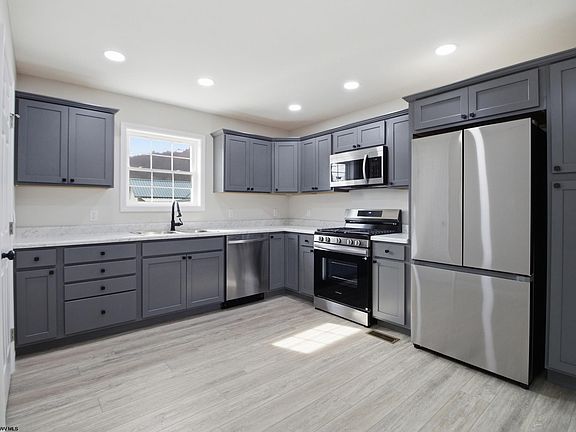 4th image of 148 Mulberry Ave