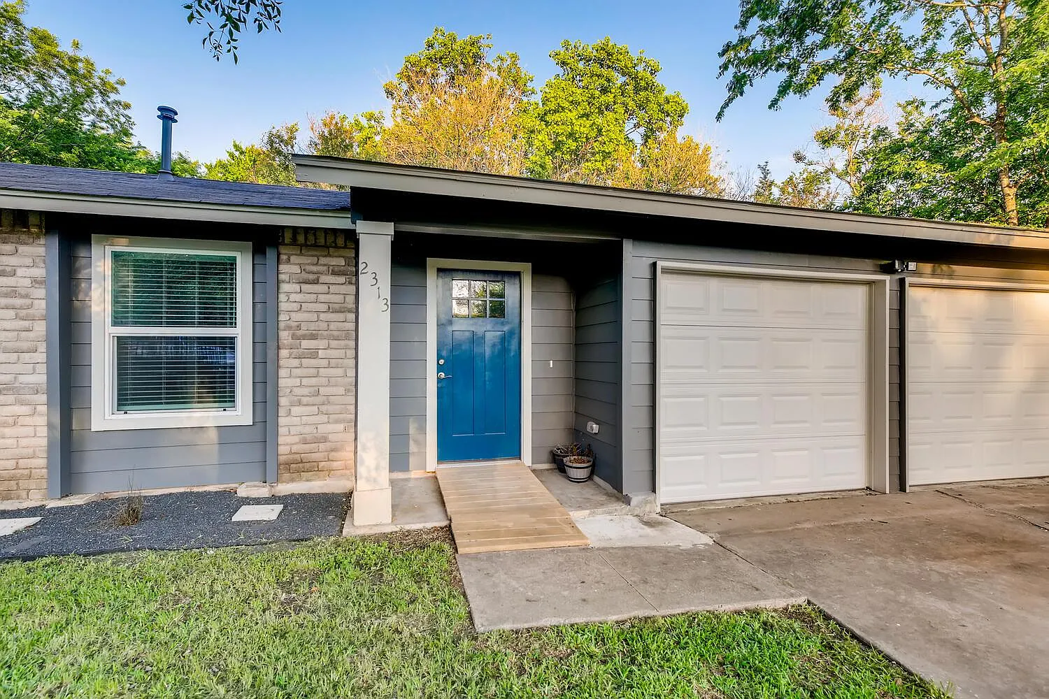 3 bed, 1081 sqft, $2,795 — Photo 3