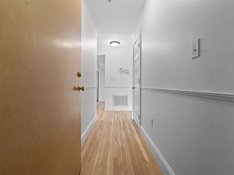408 E 3rd St #5 — Photo 6