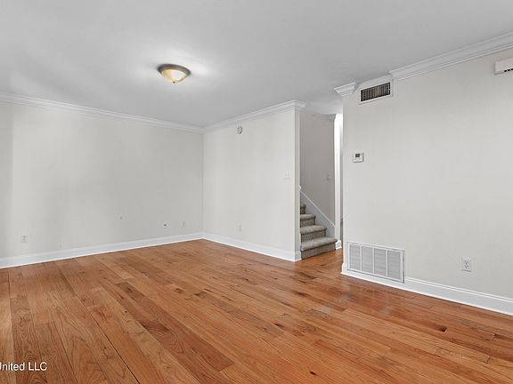 4th image of 808 Desoto St Unit 11