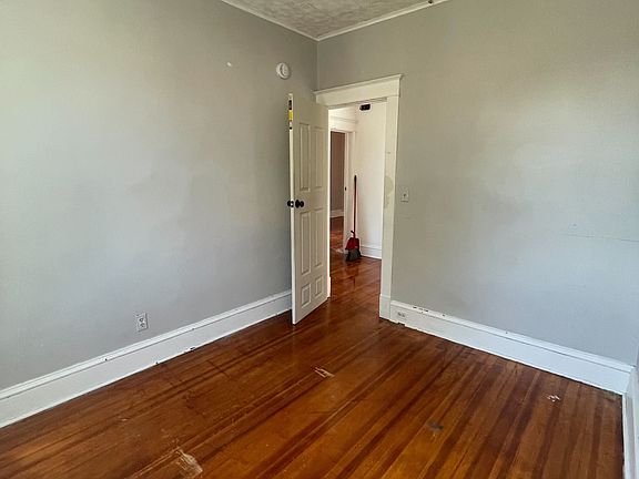 2nd image of 13 S Marshall St #2
