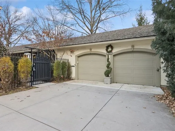7903 Bristol Ct, Prairie Village, KS 66208