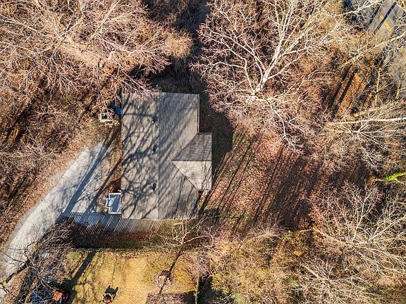 4th image of 217 Isbill Rd