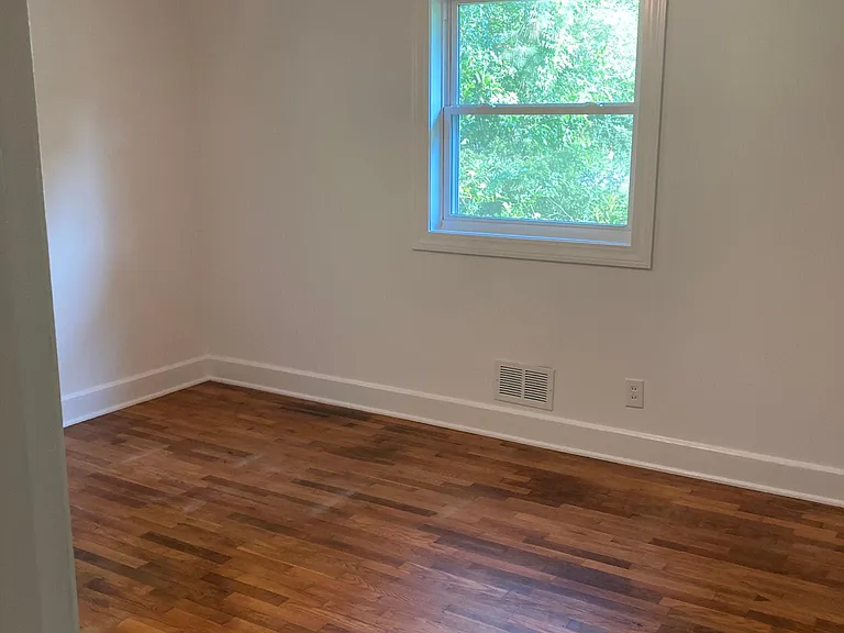 4526 Greenway Ave — Photo 8