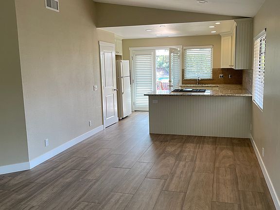 3rd image of 4009 Via Diego Unit B