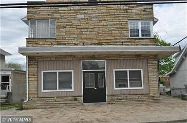 1232 N Main St — Photo 1