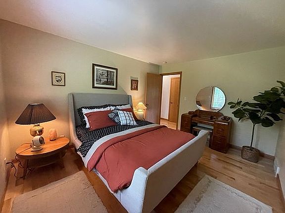 5th image of 39075 Walker Lake Dr