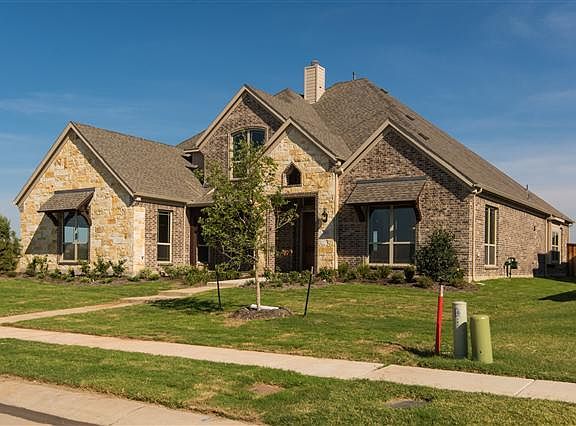 2nd image of 1821 Sweetwater Ln