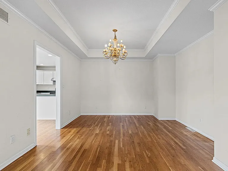 4200 Cedar Crest Ln — Photo 6