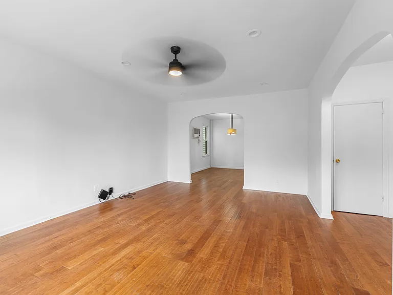 172 W 49th St #1 — Photo 5