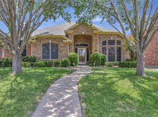 1412 Lost Creek Dr, Desoto, TX 75115