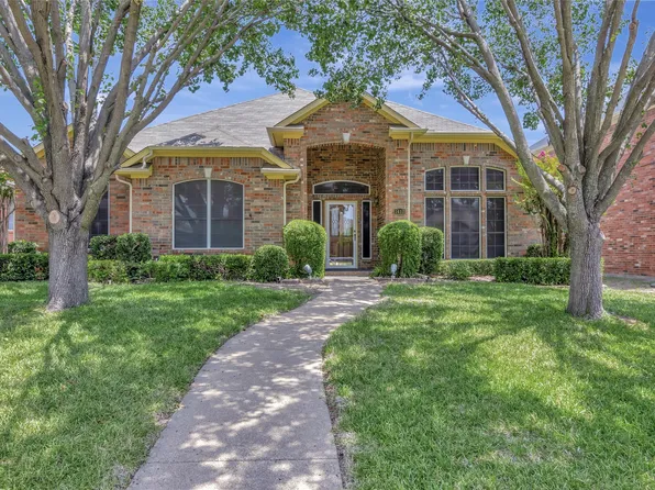 1412 Lost Creek Dr, Desoto, TX 75115