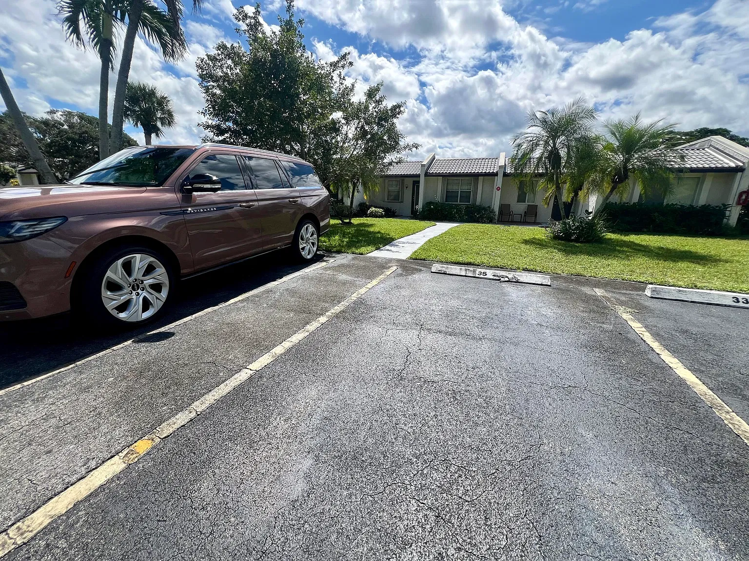 2 bed, 2.0 bath, 857 sqft, $2,000 — Photo 3