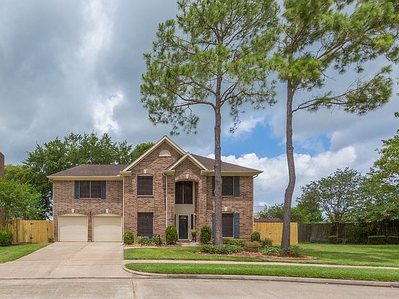 2nd image of 2112 N Mission Cir