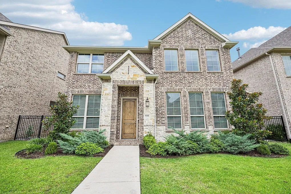 508 Renaissance Ln — Photo 1